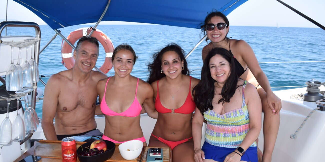 2-Hour vs. 4-Hour Boat Trip in Barcelona.